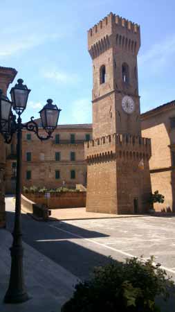 Urlaub Ostra, Torre Civica